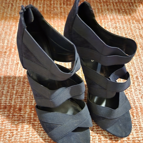 Heals - Picture 3 of 3